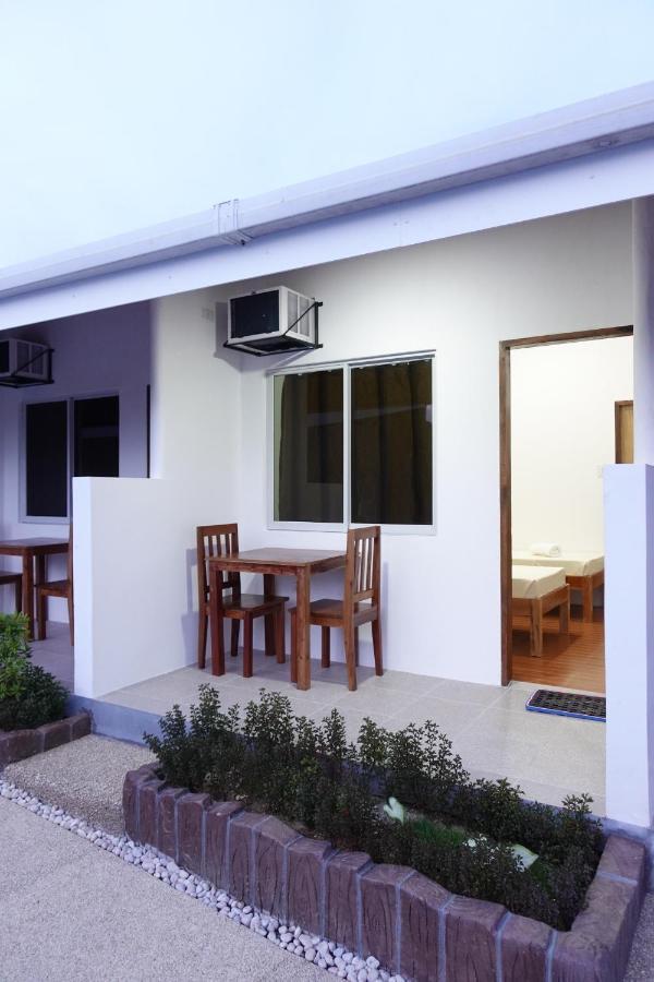 Badi'S Place Moalboal Extérieur photo